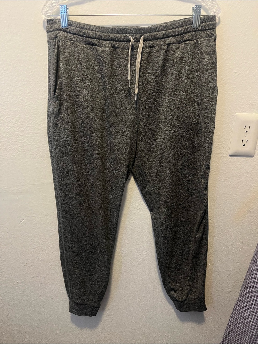 Vuori Performance Men’s Large Heather Charcoal DreamKnit Athletic Pants VW303